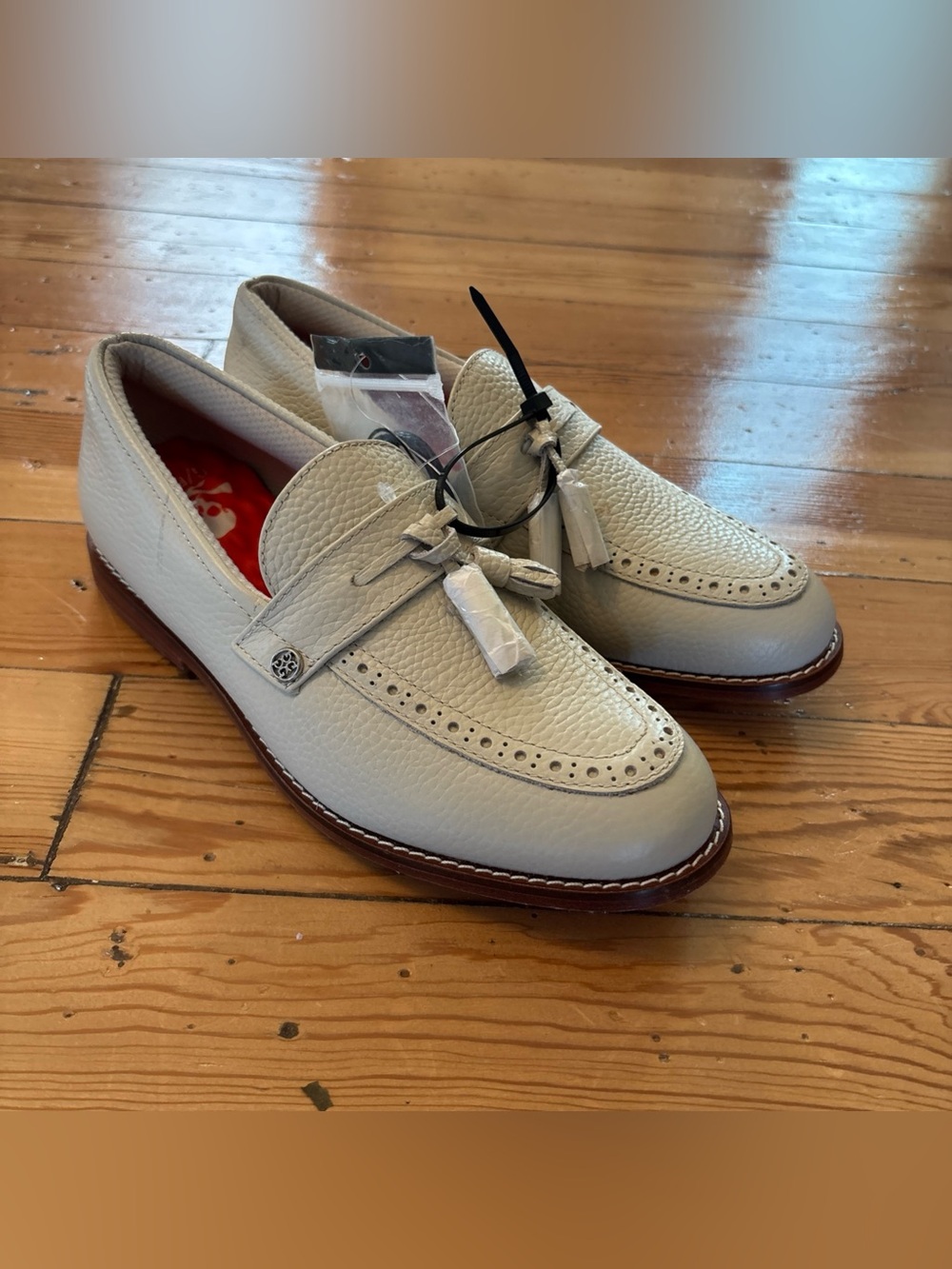 G/FORE Women's Gallivanter Pebbled Leather  Golf Shoes Stone Size 7.5
